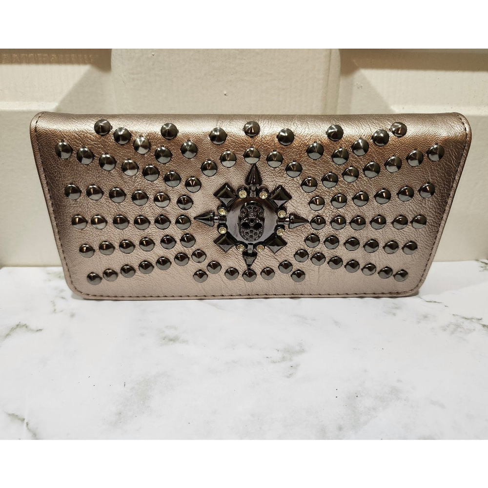 Studded Women's Zipper Wallet With Skull In Champagne
